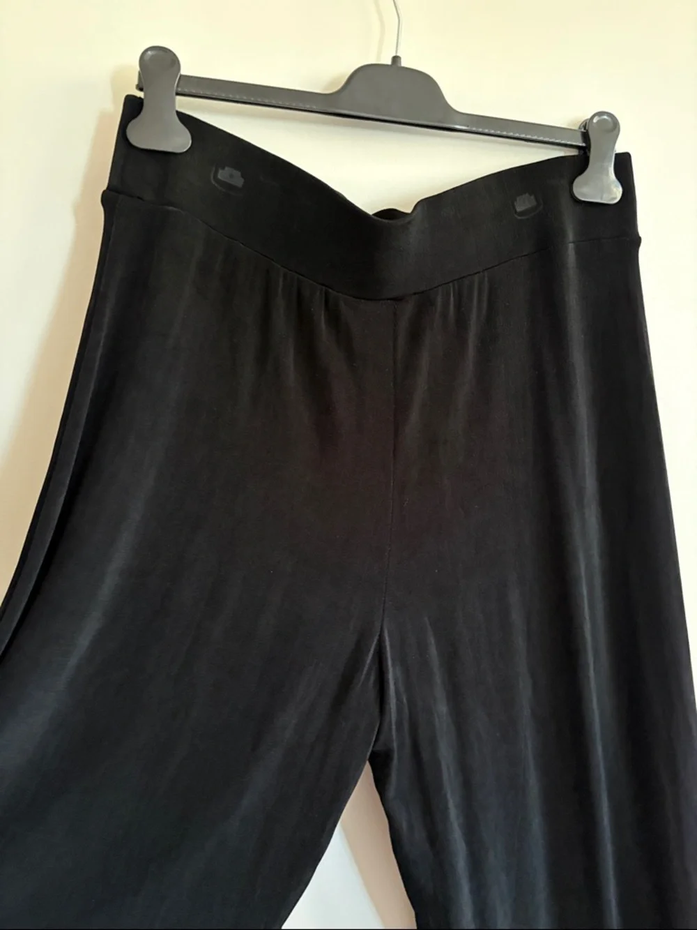 Chicos Wide-Leg Stretch Pants - Picture 11 of 13